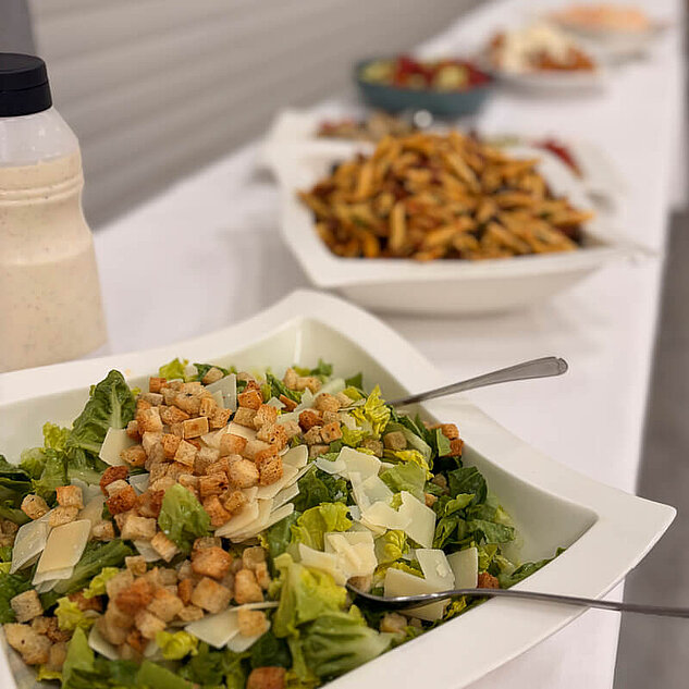 Ausgiebiges Salatbuffet 