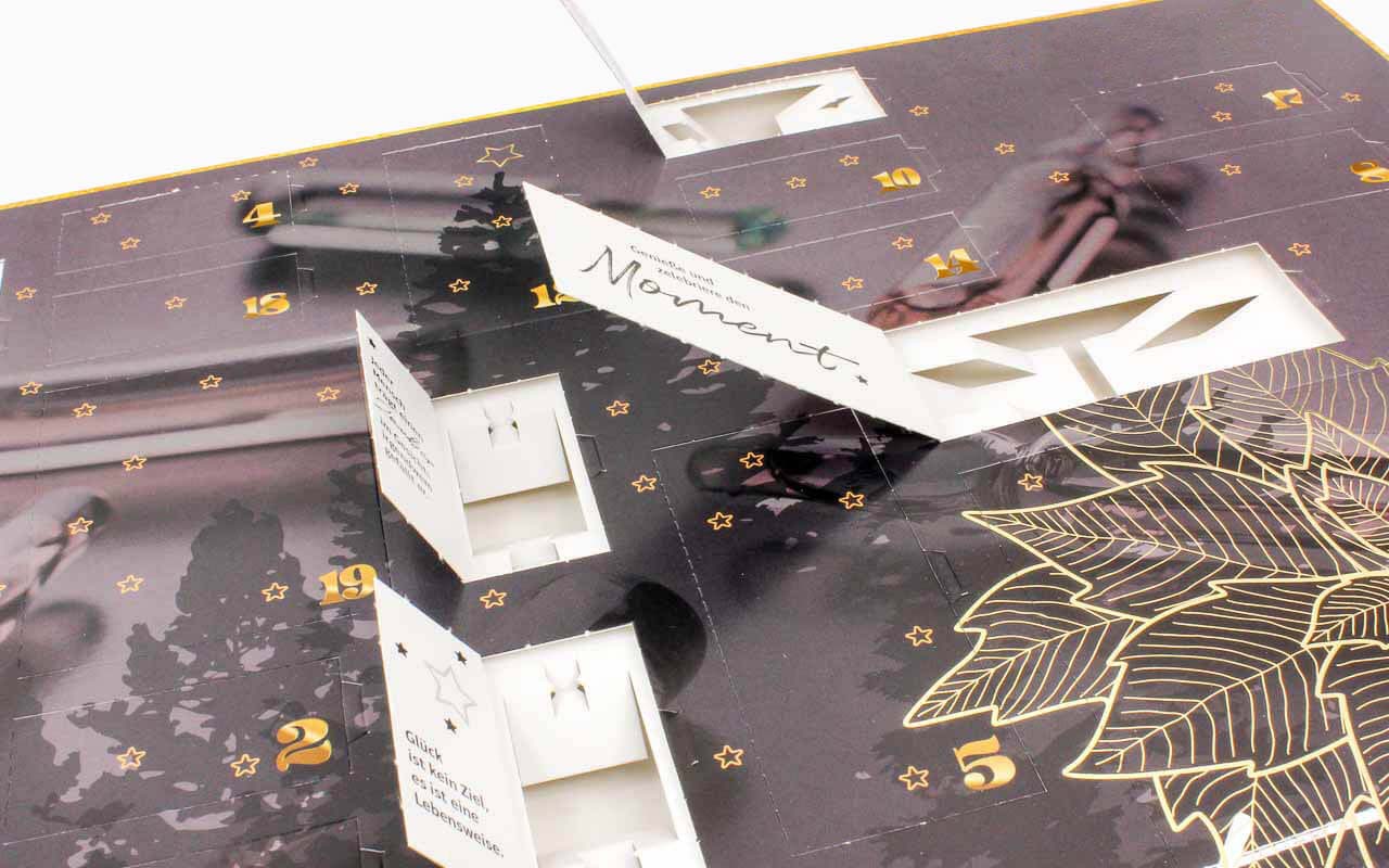 Adventskalender mit Einsatz aus Vollpappe